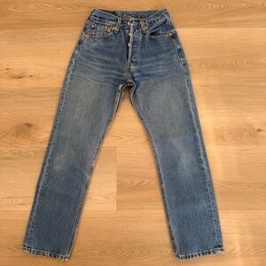 High waisted vintage 501 Levi’s jeans